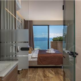 4 Bedroom Villa with Salt Water Pool, Private mini golf course and Rooftop Terrace near Opatija, Sleeps 8